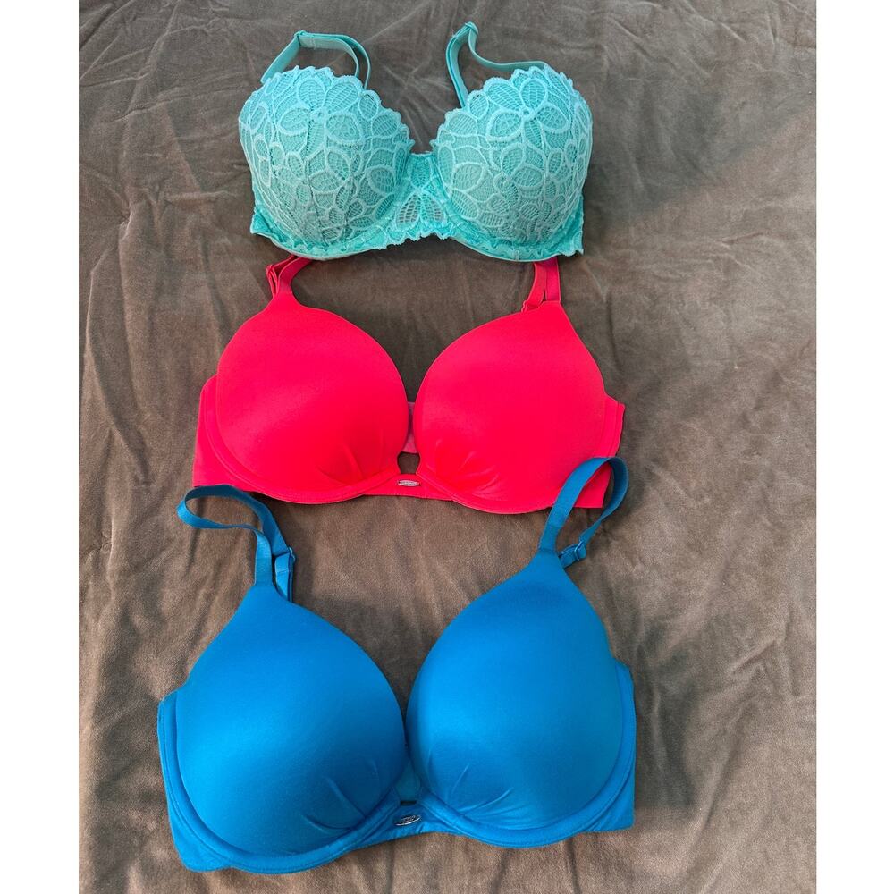 Three Victoria's Secret Push-Up Plunge Bras 32dd